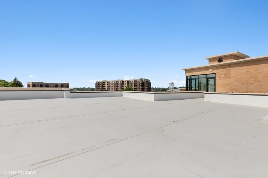 More Photos Of 440 E Hawley St, Mundelein Storefront Retail Office For Lease