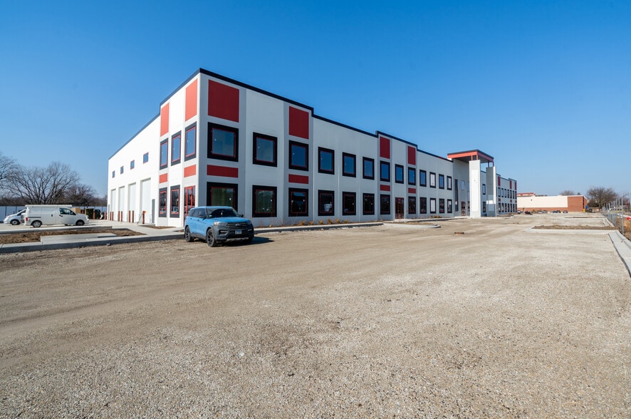 More Photos Of 4514 Western ave, Lisle Industrial For Lease