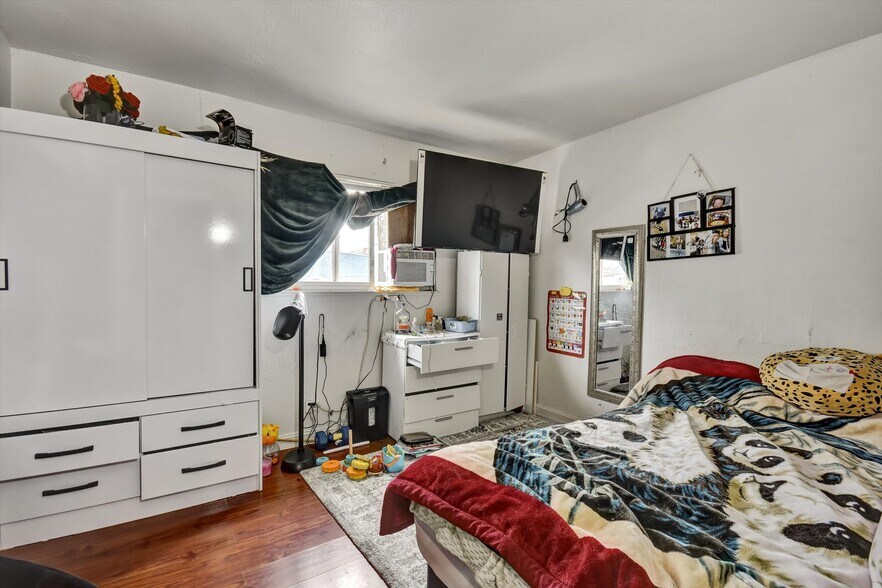 More Photos Of 1035 76th Ave, Oakland Apartments For Sale