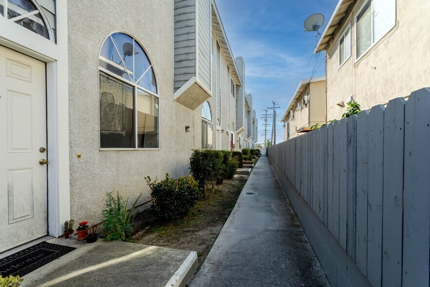 More Photos Of 9160 Huntington Dr, San Gabriel Apartments For Sale