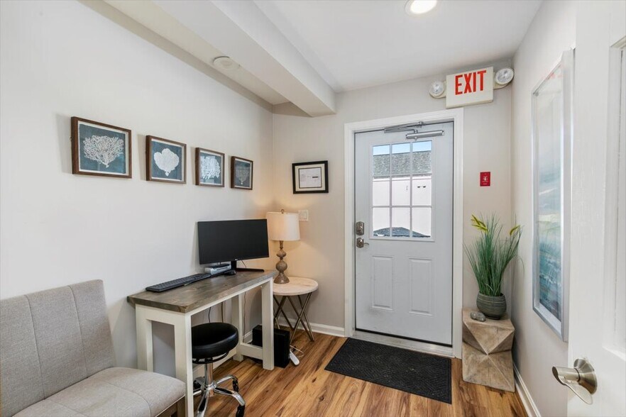 More Photos Of 3201 Lafayette Rd, Portsmouth Office For Sale