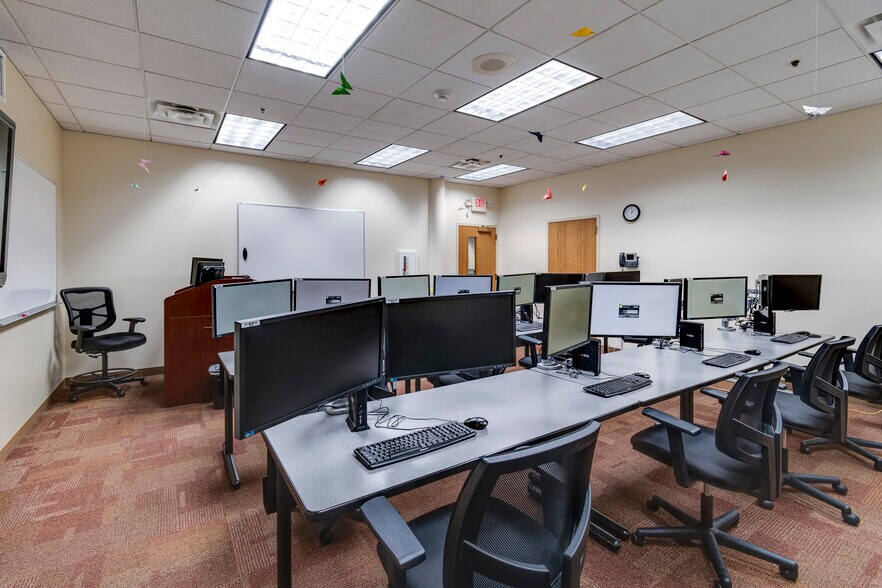 More Photos Of 840 Carolina St, Sauk City Office For Sale