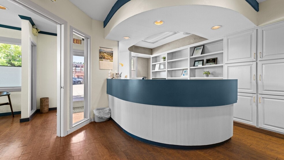 More Photos Of 189 Historic Town Sq, Lancaster Medical For Sale