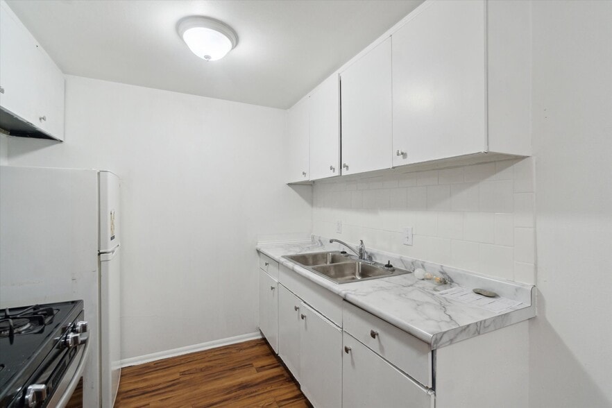 More Photos Of 4248 N 76th St, Milwaukee Storefront Retail Residential For Sale