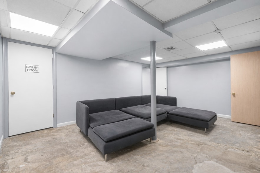 More Photos Of 1618 Parker Ave, Fort Lee Freestanding For Sale
