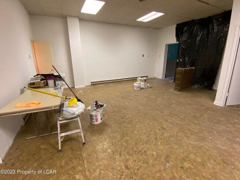 More Photos Of 578 Main St, Sugar Notch Flex For Sale