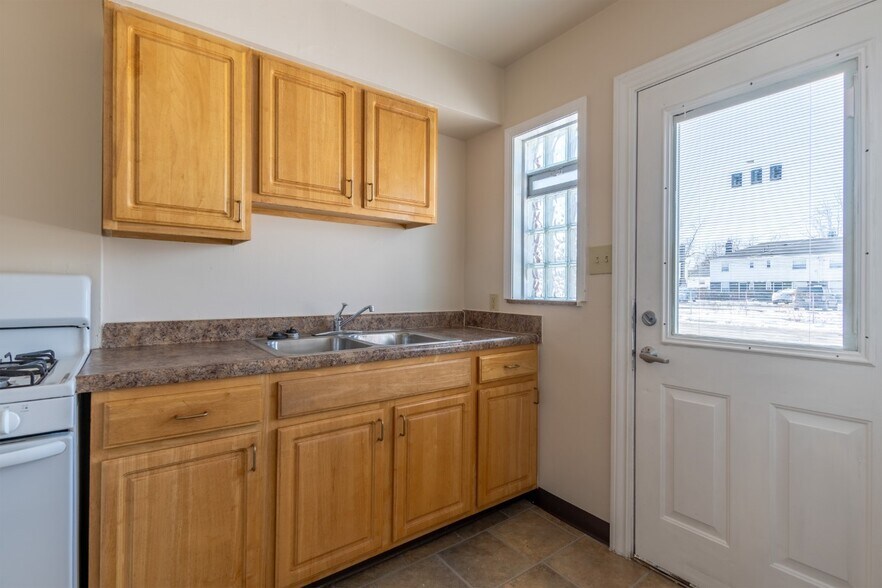 More Photos Of 299-377 Mayfair Blvd, Columbus Apartments For Sale