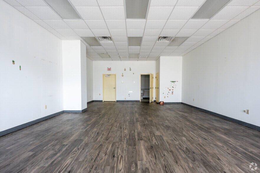 More Photos Of 2600 Dearing Ford Rd, Altavista Unknown For Lease