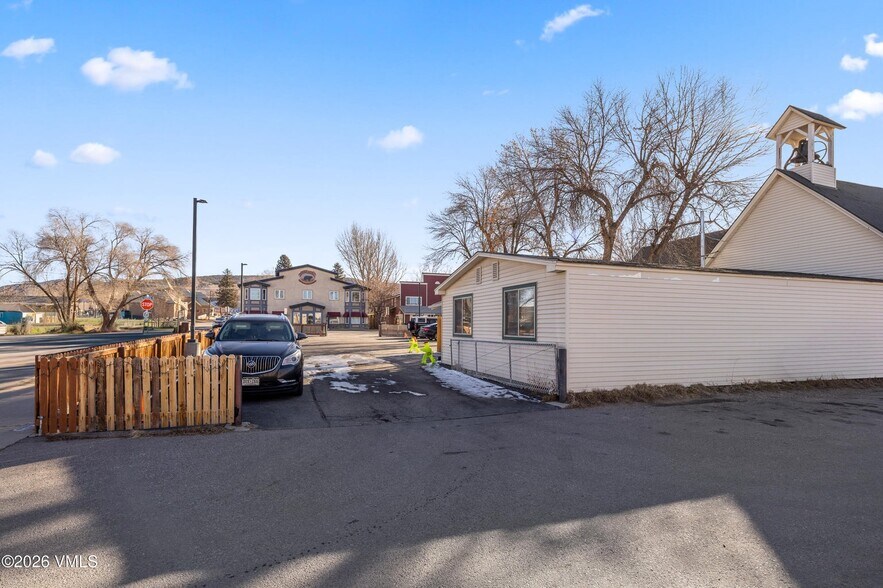 More Photos Of 215 Capitol Street, Eagle Land For Sale