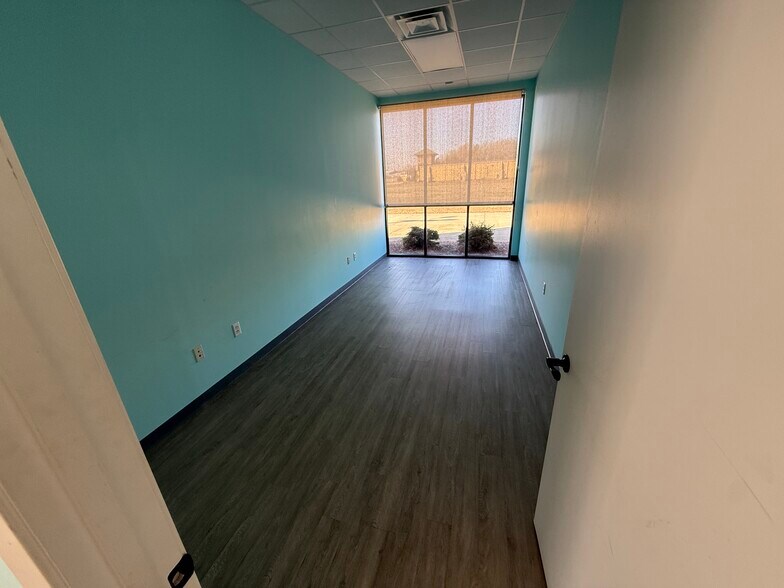 More Photos Of 3466 McCullough Blvd, Belden Storefront For Lease