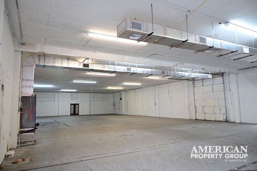 More Photos Of 204 Center Rd, Fort Myers Unknown For Lease