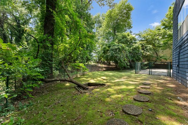 More Photos Of 1346 Hill Rd, Charlotte Office For Sale