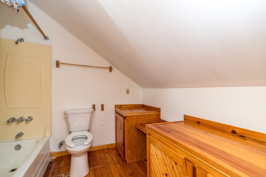 More Photos Of 4018 Durham Rd, Ottsville Storefront Retail Office For Sale