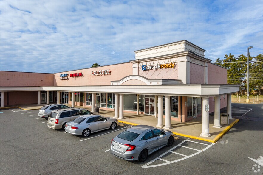 More Photos Of 550 Jefferson Davis Hwy, Fredericksburg General Retail For Sale