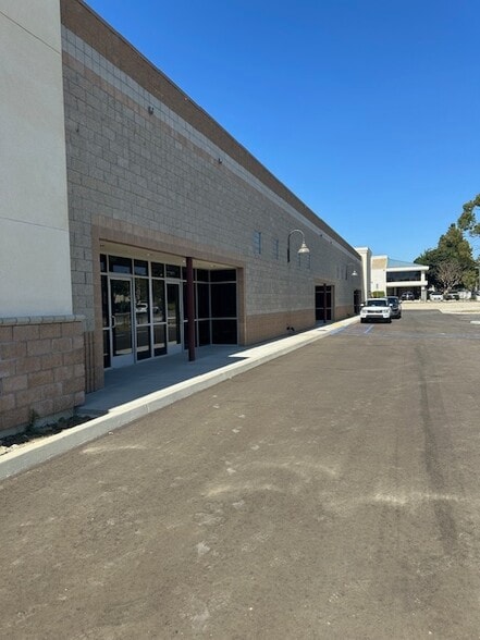 More Photos Of 1763 Donlon St, Ventura Warehouse For Lease