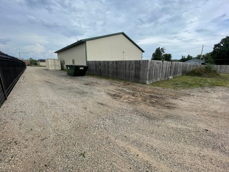 More Photos Of 505 N Cass St, Morley Auto Repair For Sale