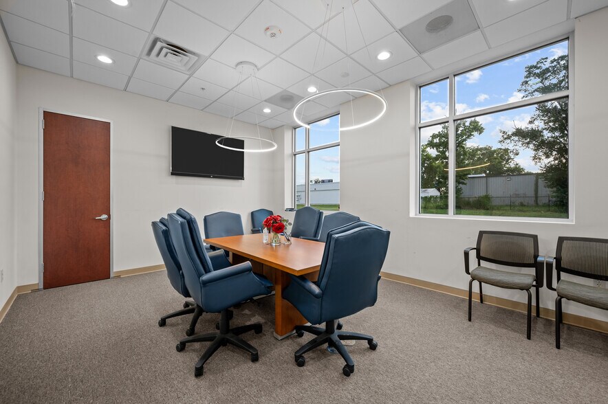 More Photos Of 1207 N Houston Ave, Humble Healthcare For Sale