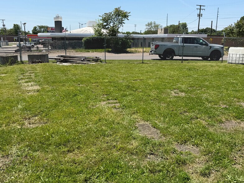 More Photos Of 1306 Harrisburg Rd NE, Canton Warehouse For Sale