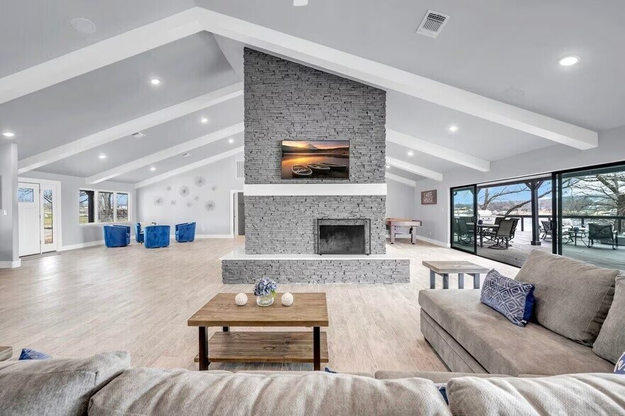 More Photos Of 3120 River Oaks Dr, Kingsland Specialty For Sale