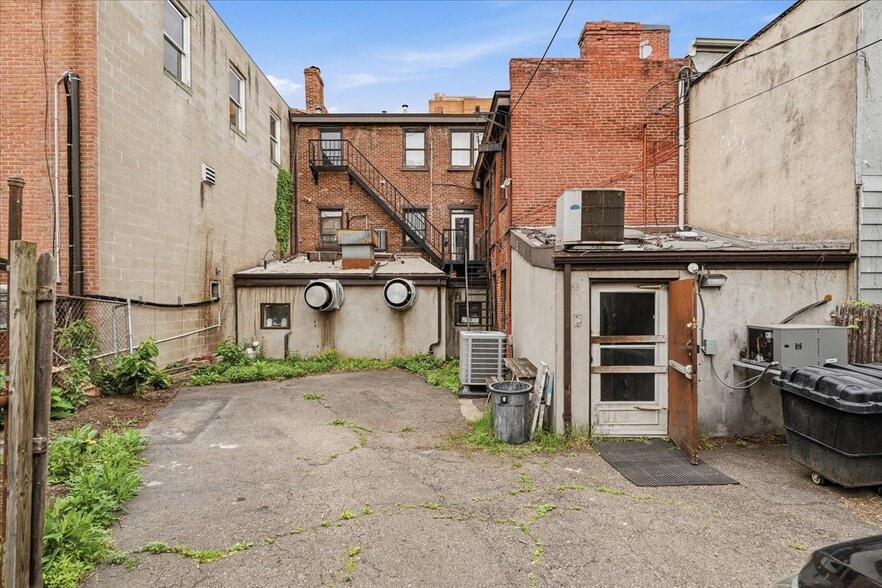More Photos Of 2104 E Carson St, Pittsburgh Restaurant For Sale