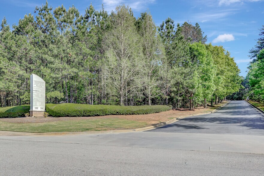 More Photos Of 1045 Southcrest Dr, Stockbridge Medical For Lease