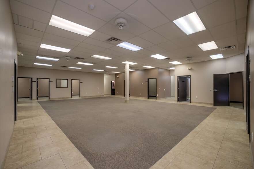 More Photos Of 3233 E Chandler Blvd, Phoenix Unknown For Lease