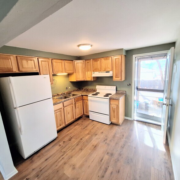More Photos Of 1065 Magnolia St, Colorado Springs Apartments For Sale