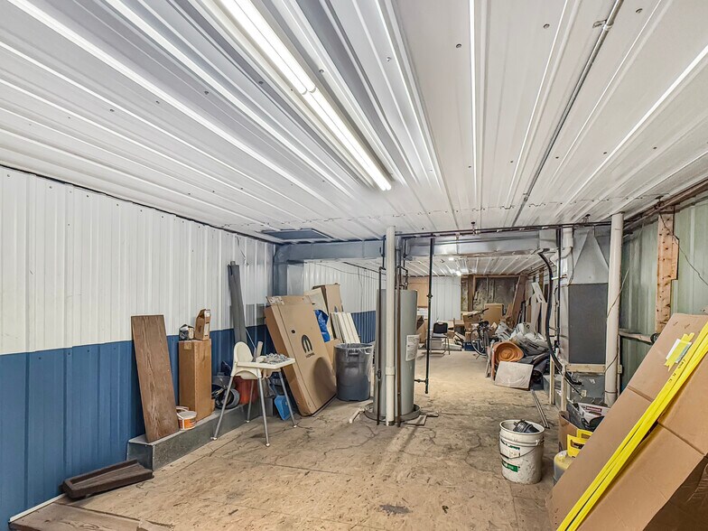 More Photos Of 2326 N Main St, Osceola Auto Repair For Sale