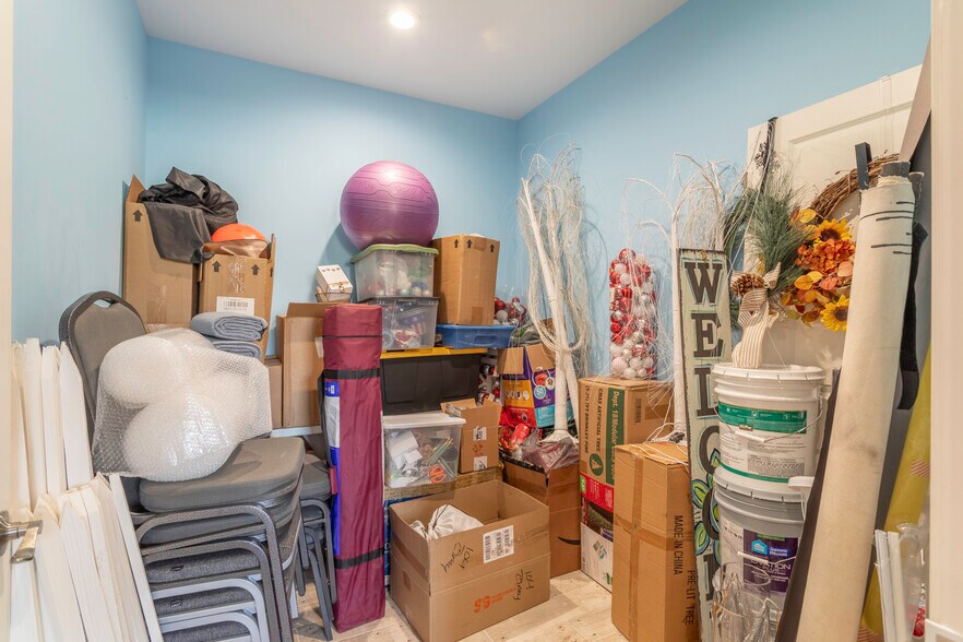 More Photos Of 2356 Alabama River Pky, Millbrook Flex For Sale