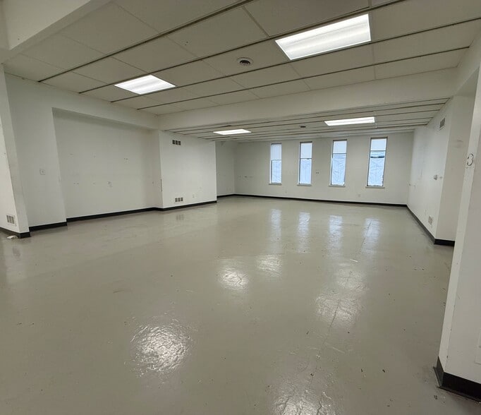 More Photos Of 1298 Spruce St, Easton Light Manufacturing For Lease