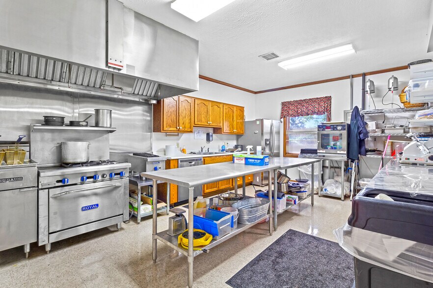 More Photos Of 1542 E Greyhound Pass, Carmel Medical For Lease