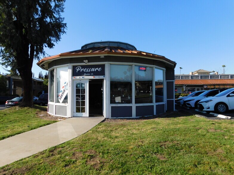 More Photos Of 200 W El Norte Pky, Escondido Unknown For Lease