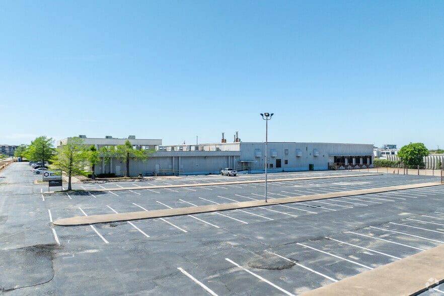 More Photos Of 6625 Iron Horse Blvd, North Richland Hills Distribution For Lease