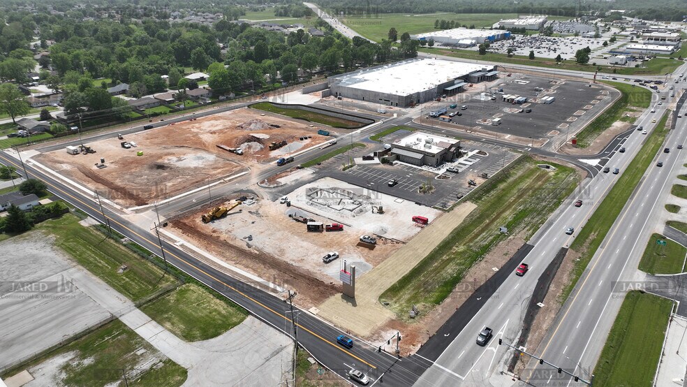 More Photos Of 3444 W Sunshine St, Springfield Storefront For Lease