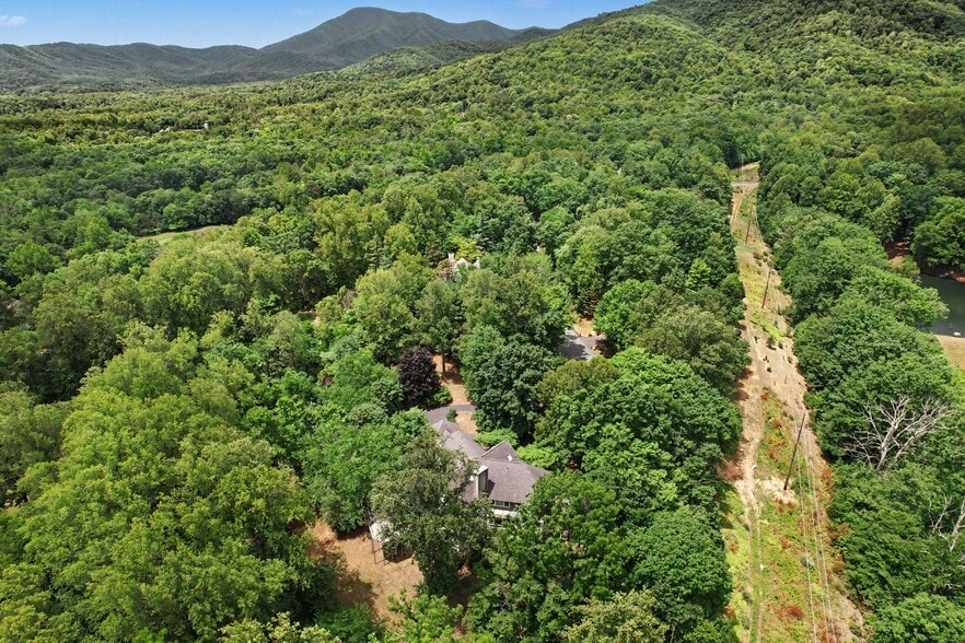 More Photos Of 390 Saddleback Knl, Nellysford Specialty For Sale