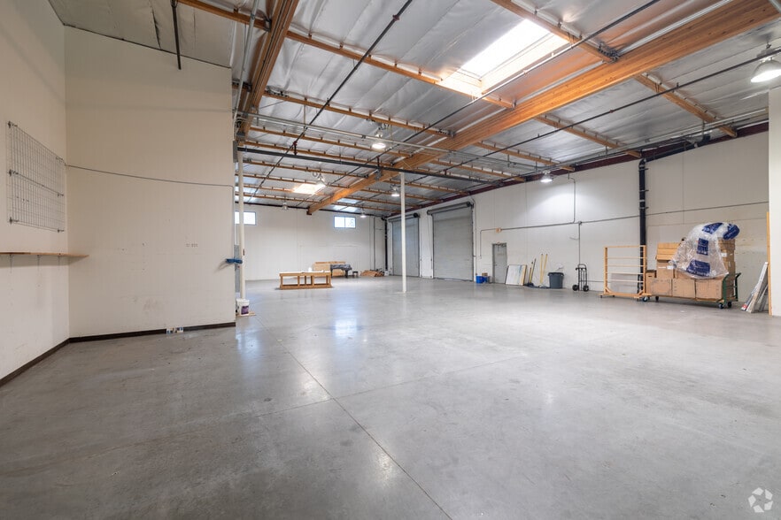 More Photos Of 351 Candelaria, Oxnard Warehouse For Sale