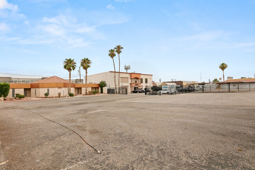 More Photos Of 872 E Sahara Ave, Las Vegas Medical For Lease