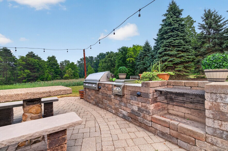 More Photos Of 3405 Orchard Park Rd, Orchard Park Office Residential For Sale