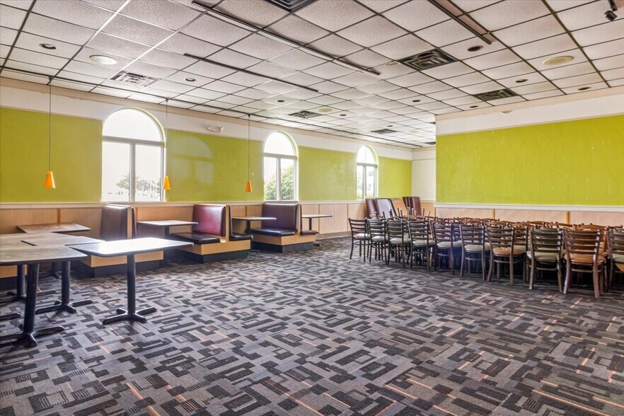 More Photos Of 4711 E National Rd, Richmond Fast Food For Sale