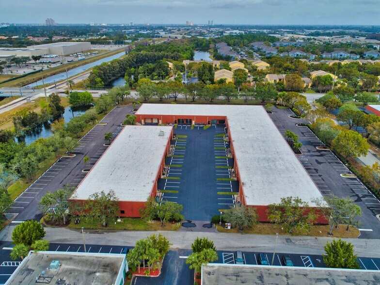 More Photos Of 2830 Winkler Ave, Fort Myers Office Residential For Lease