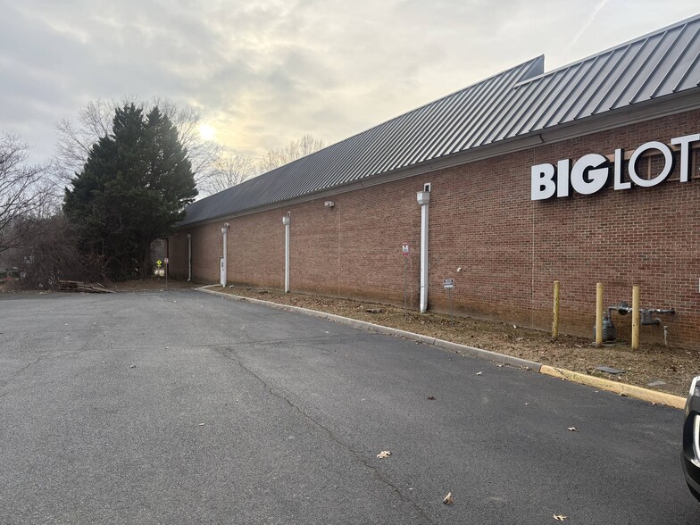 More Photos Of 590 Branchlands Blvd, Charlottesville Freestanding For Lease