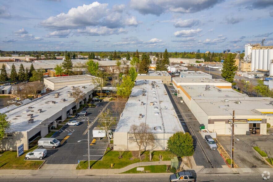 More Photos Of 2534-2568 Industrial Blvd, West Sacramento Showroom For Lease