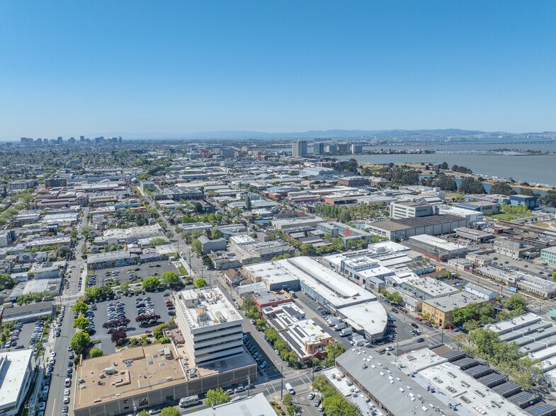 More Photos Of 950 Parker St, Berkeley Office For Sale