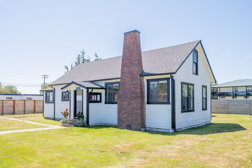 More Photos Of 14965 W Bow Hill Rd, Bow General Retail For Sale