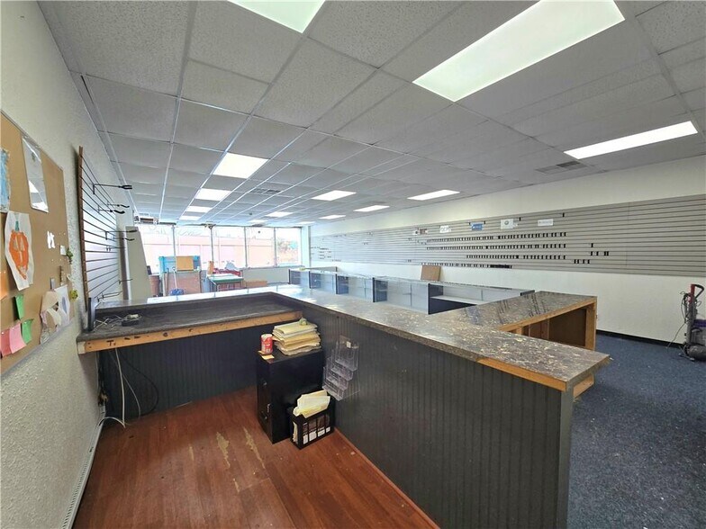 More Photos Of 2803 Brewerton Rd, Mattydale Freestanding For Sale