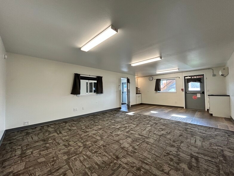 More Photos Of 1065 Tefft St, Corvallis Office For Lease