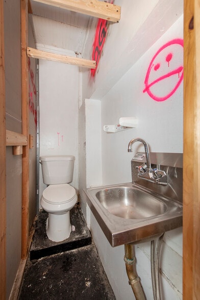 More Photos Of 561 Clinton St, Brooklyn Apartments For Sale