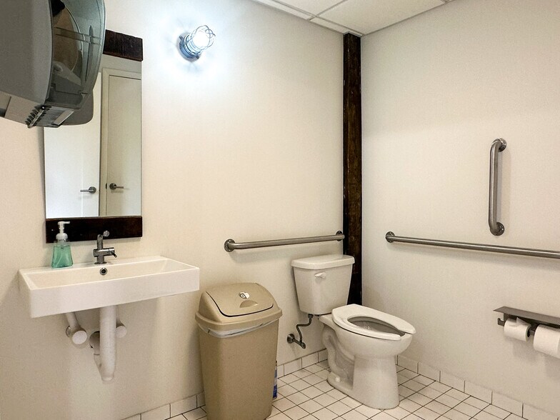 More Photos Of 412 Main St, Utica Warehouse For Lease