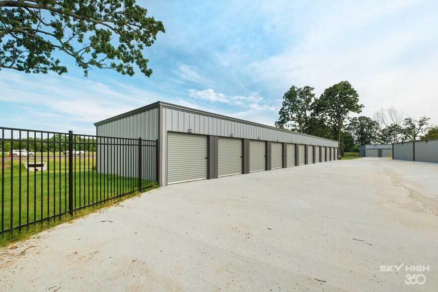 More Photos Of 753 W Pleasant Grove Rd, Rogers Self Storage For Sale
