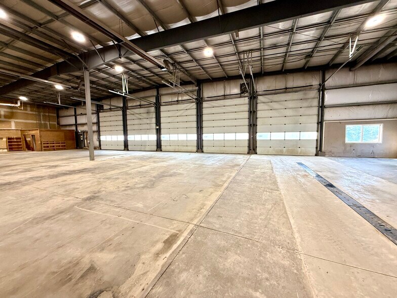 More Photos Of 8 Van Der Horn Way, Red Deer County Truck Terminal For Sale